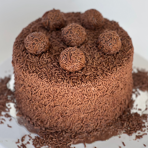 Bolo brasileiro de brigadeiro em Toronto from Brazil Cakes