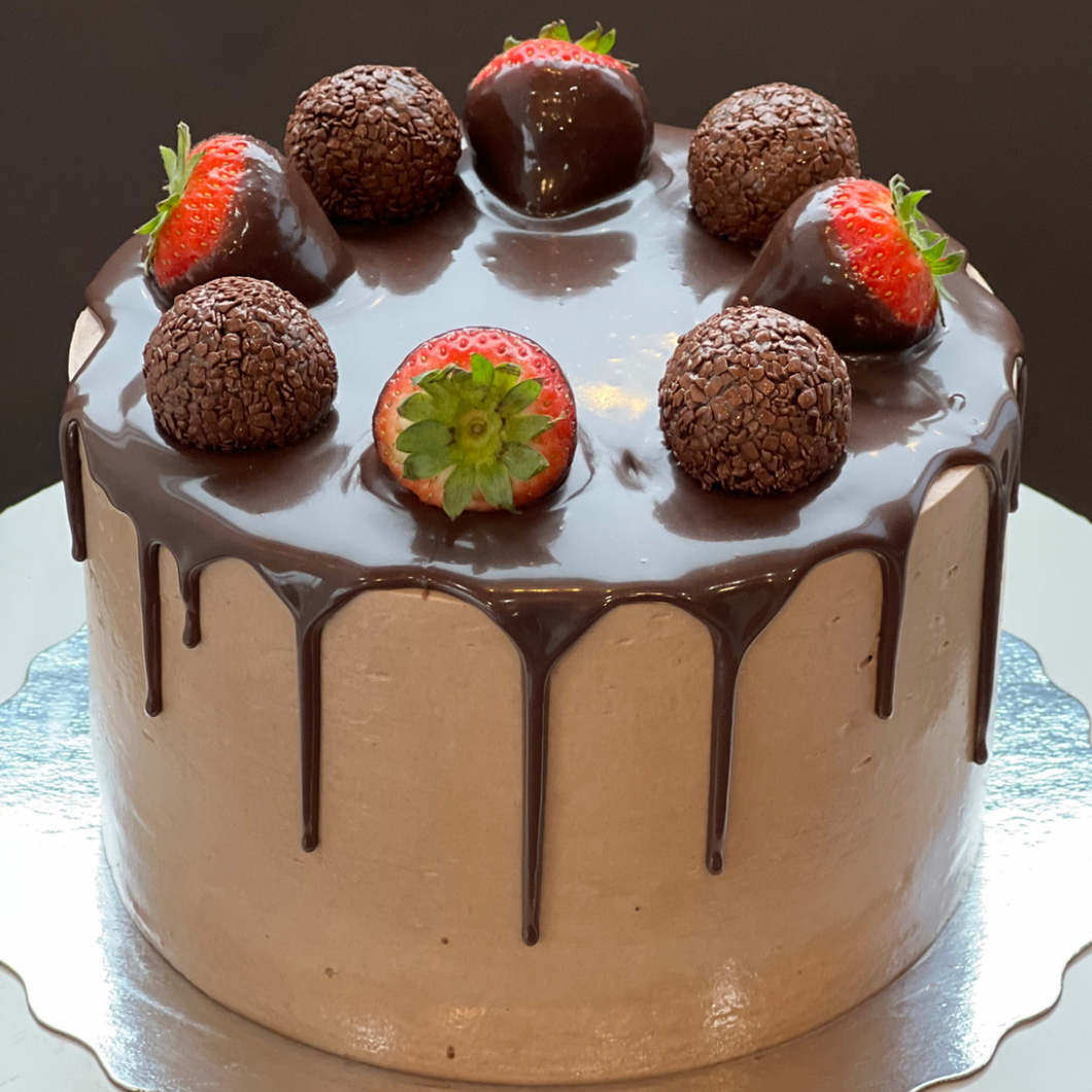 Bolo Brasileiro Bolo Sensação de chocolate com morango Brazil Cakes Toronto