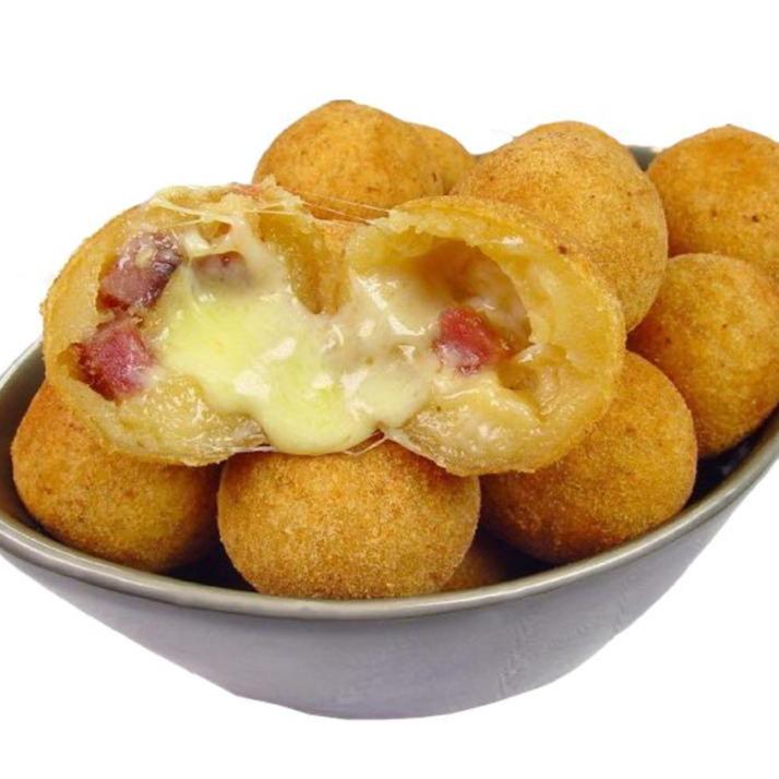 Bolinha de queijo com bacon Cheese and Bacon Pizza Pocket Brazil Cakes Toronto
